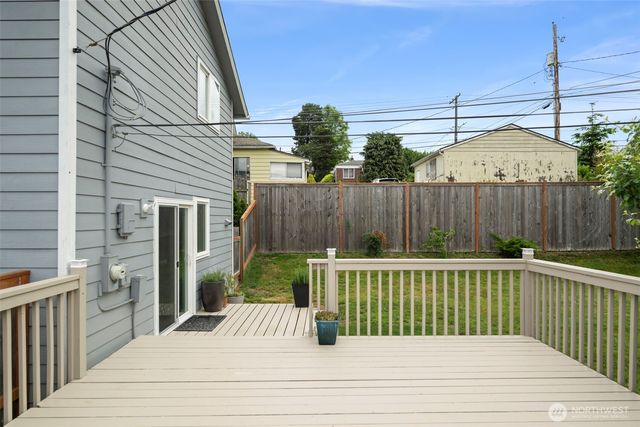 2052 E Wright Avenue, Tacoma, WA 98404