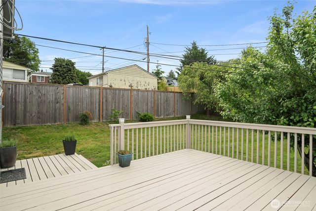 2052 E Wright Avenue, Tacoma, WA 98404