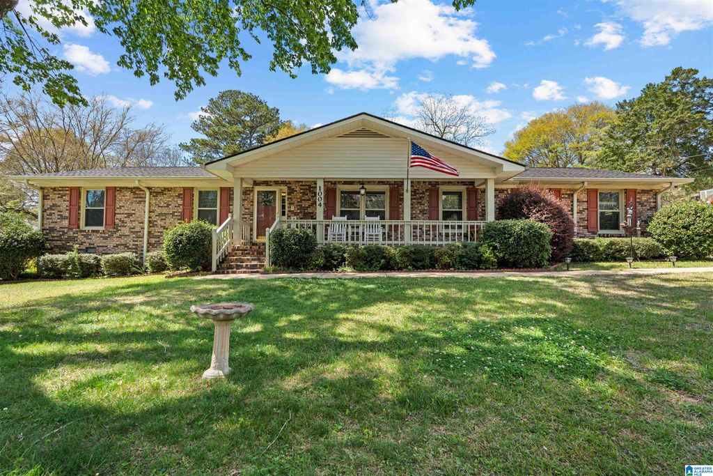 1004 VALLEY CREEK DRIVE, Anniston, AL 36207