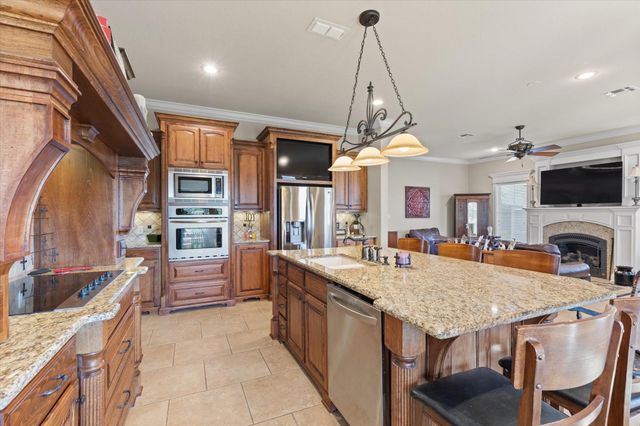 2108 McDade Pl, Longview, TX 75605