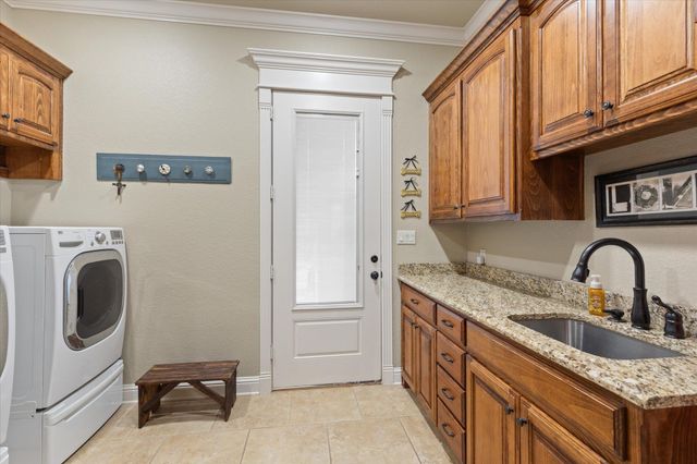 2108 McDade Pl, Longview, TX 75605