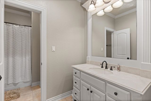 2108 McDade Pl, Longview, TX 75605