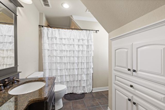 2108 McDade Pl, Longview, TX 75605