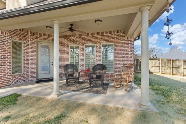 2108 McDade Pl, Longview, TX 75605