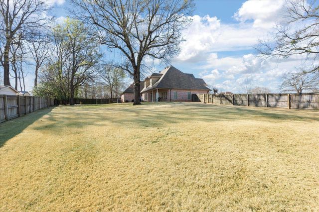 2108 McDade Pl, Longview, TX 75605