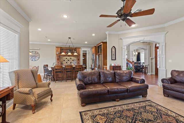 2108 McDade Pl, Longview, TX 75605