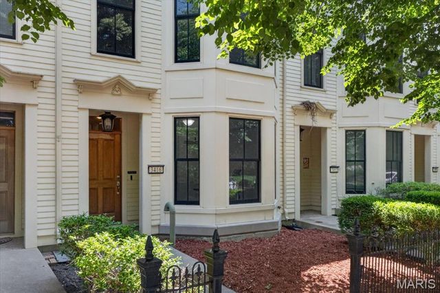 3416 Civic Green Drive, St Charles, MO 63301