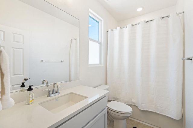 7280 Great Copper St, Roseville, CA 95747