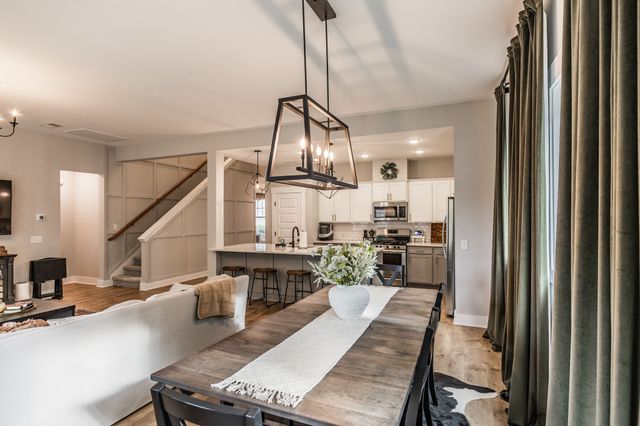 210 Woodhall Ct, White House, TN 37188