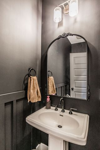 210 Woodhall Ct, White House, TN 37188
