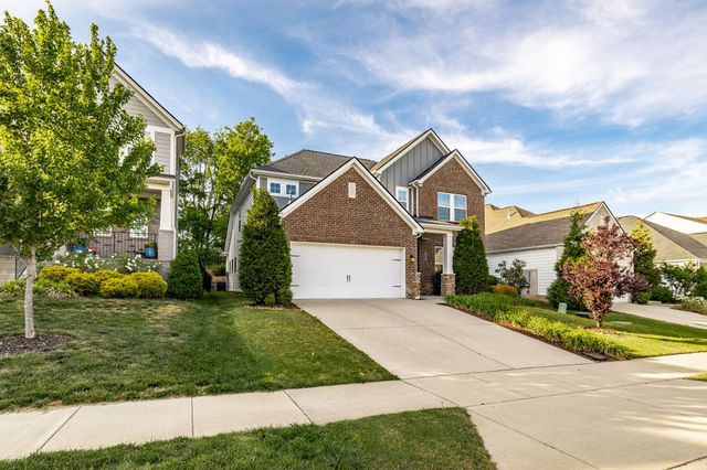 210 Woodhall Ct, White House, TN 37188