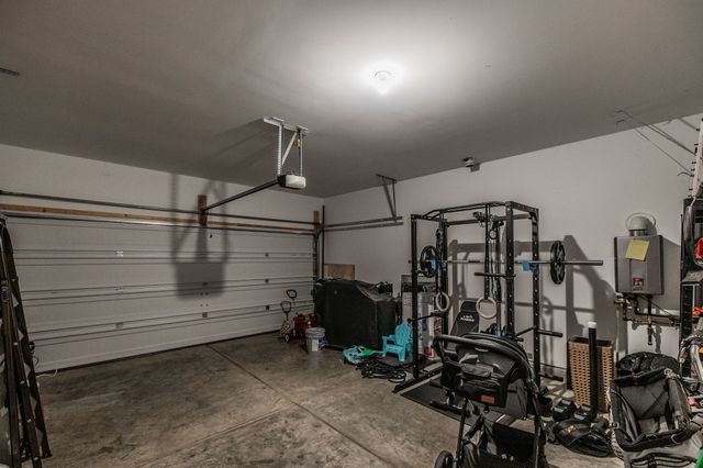 210 Woodhall Ct, White House, TN 37188