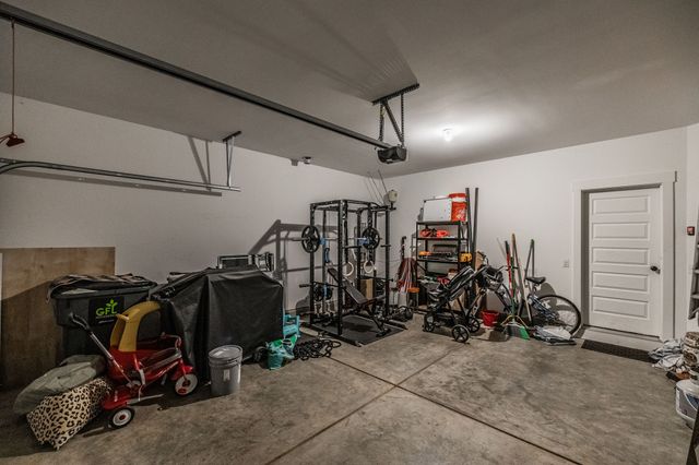 210 Woodhall Ct, White House, TN 37188