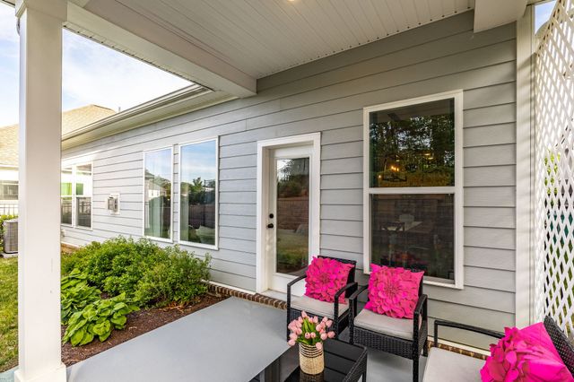 210 Woodhall Ct, White House, TN 37188