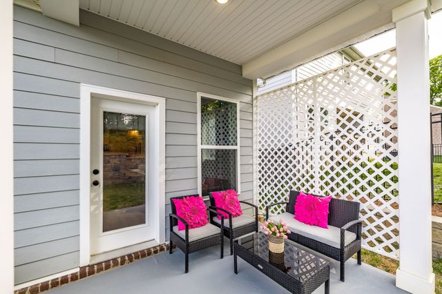 210 Woodhall Ct, White House, TN 37188