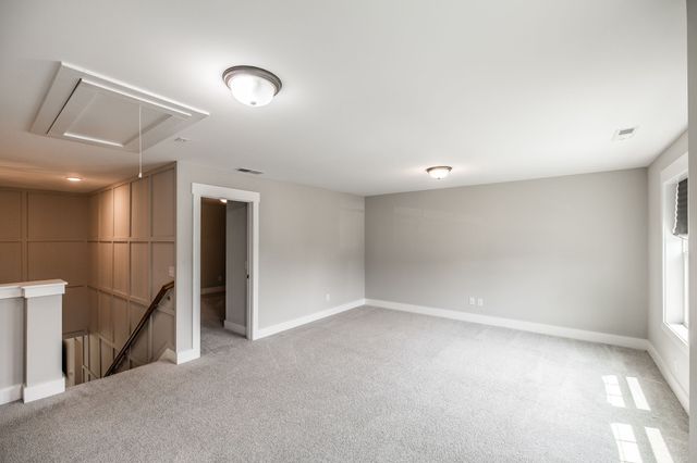 210 Woodhall Ct, White House, TN 37188