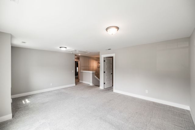 210 Woodhall Ct, White House, TN 37188