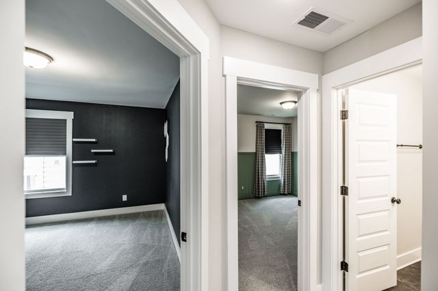210 Woodhall Ct, White House, TN 37188