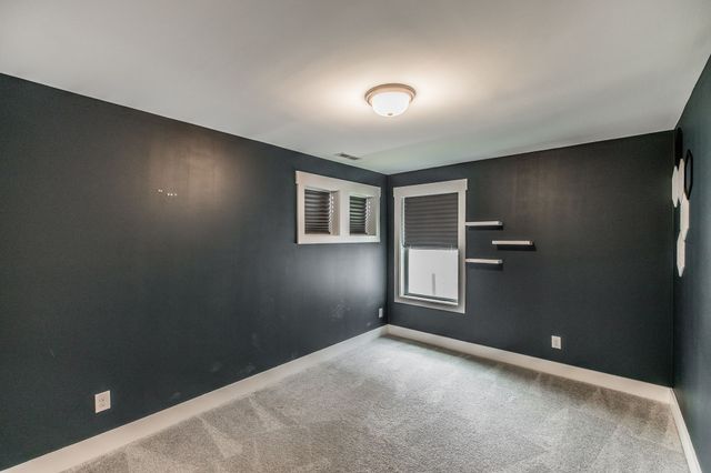 210 Woodhall Ct, White House, TN 37188