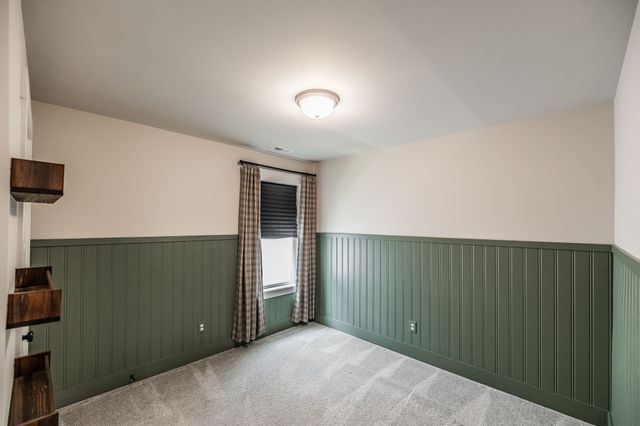 210 Woodhall Ct, White House, TN 37188