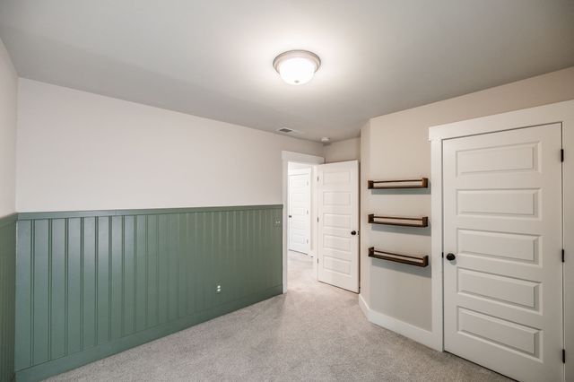 210 Woodhall Ct, White House, TN 37188