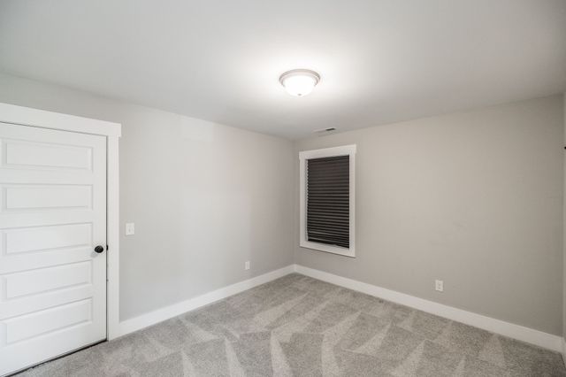 210 Woodhall Ct, White House, TN 37188