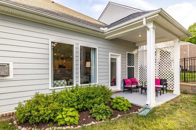 210 Woodhall Ct, White House, TN 37188