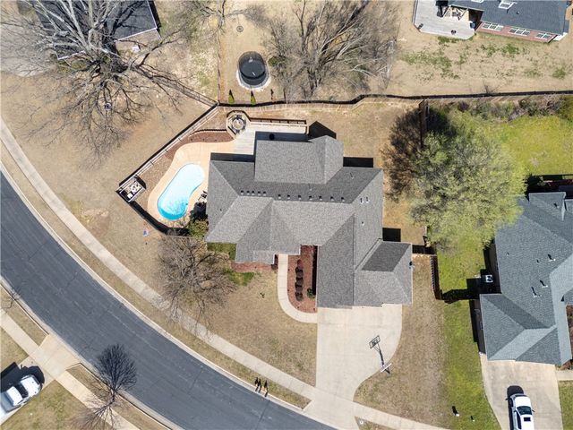 1110 NE Buckingham Boulevard, Bentonville, AR 72712