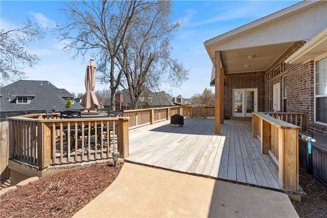 1110 NE Buckingham Boulevard, Bentonville, AR 72712