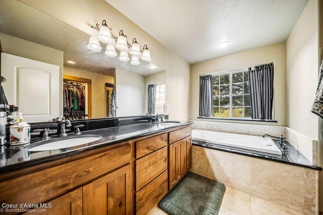 31574 N Sienna Loop, Athol, ID 83801