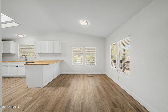 1628 E CIRCLE MOUNTAIN Road, New River, AZ 85087