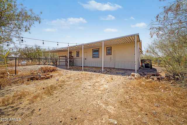 1628 E CIRCLE MOUNTAIN Road, New River, AZ 85087