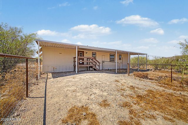 1628 E CIRCLE MOUNTAIN Road, New River, AZ 85087