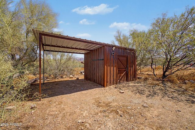 1628 E CIRCLE MOUNTAIN Road, New River, AZ 85087
