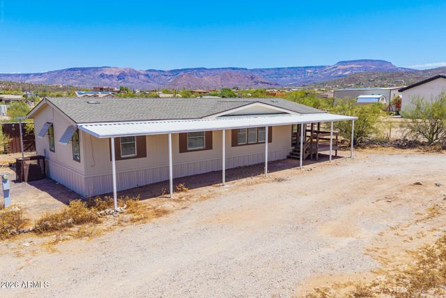 1628 E CIRCLE MOUNTAIN Road, New River, AZ 85087