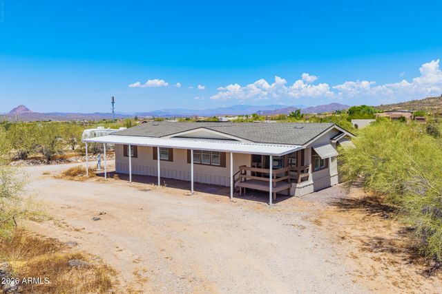 1628 E CIRCLE MOUNTAIN Road, New River, AZ 85087