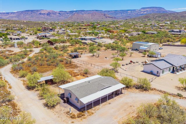 1628 E CIRCLE MOUNTAIN Road, New River, AZ 85087