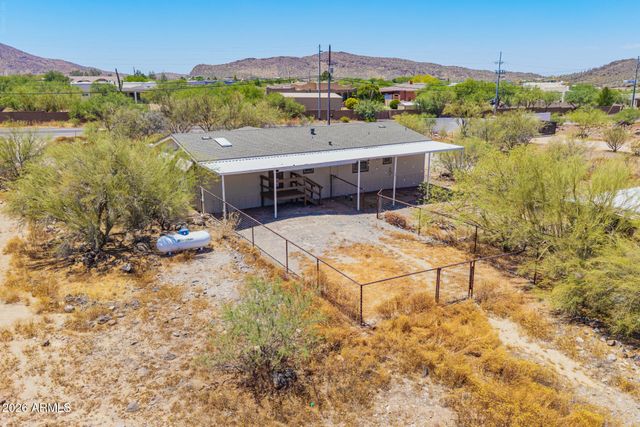 1628 E CIRCLE MOUNTAIN Road, New River, AZ 85087