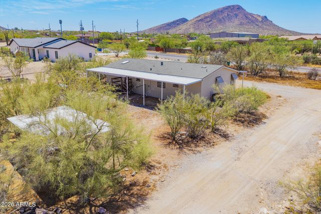 1628 E CIRCLE MOUNTAIN Road, New River, AZ 85087