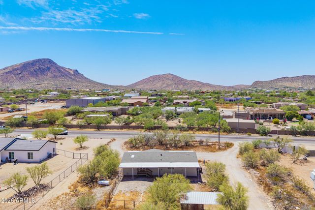 1628 E CIRCLE MOUNTAIN Road, New River, AZ 85087