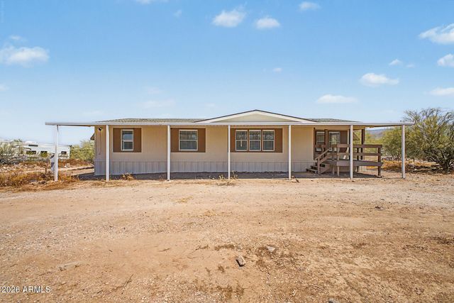 1628 E CIRCLE MOUNTAIN Road, New River, AZ 85087