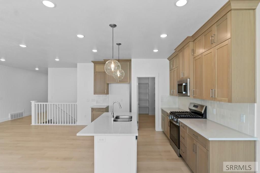 Image 15 of property listing at 440 Sage Lakes Blvd, Idaho Falls, ID 83401