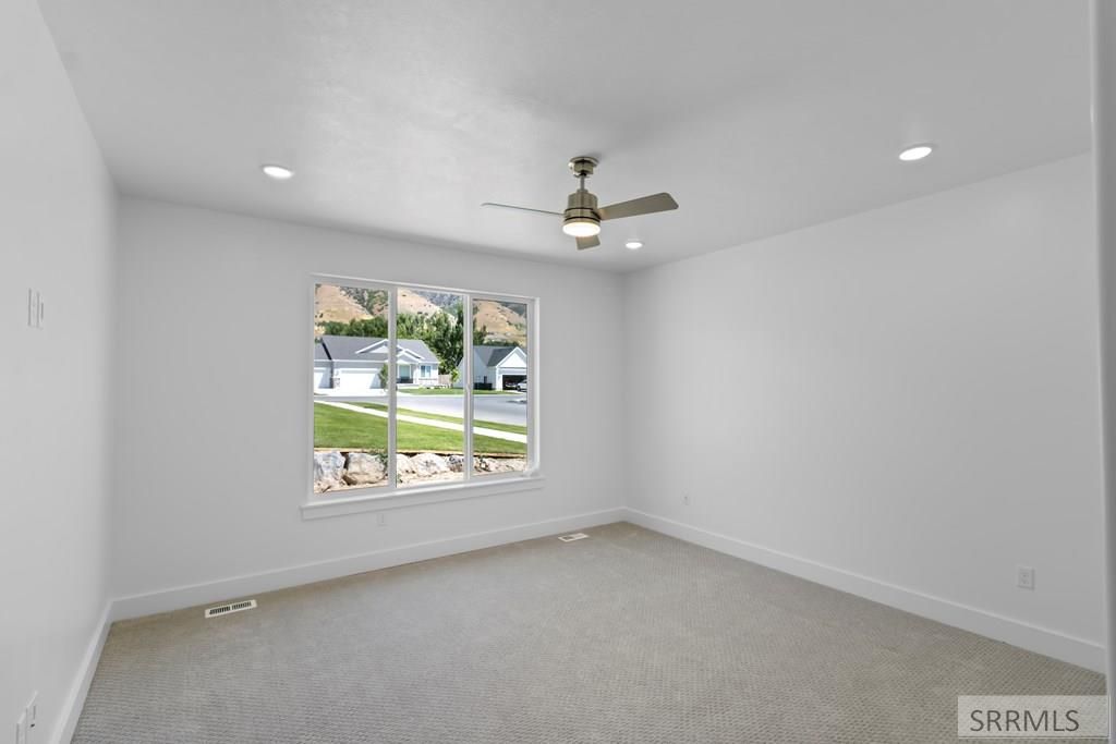Image 17 of property listing at 440 Sage Lakes Blvd, Idaho Falls, ID 83401