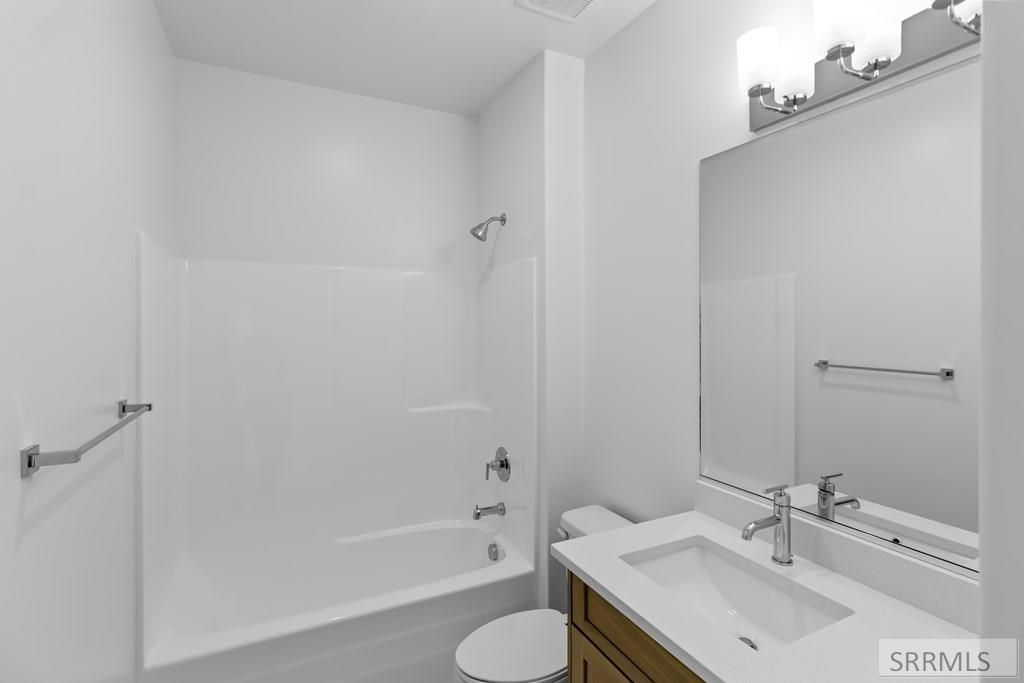 Image 5 of property listing at 440 Sage Lakes Blvd, Idaho Falls, ID 83401