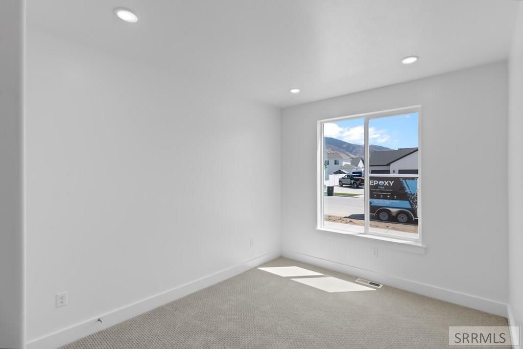 Image 6 of property listing at 440 Sage Lakes Blvd, Idaho Falls, ID 83401
