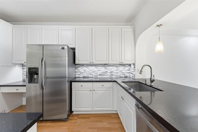 10710 NW 66th St 111, Doral, FL 33178