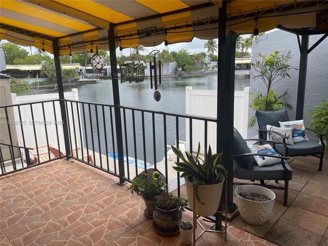 6386 Milk Wagon Ln, Miami Lakes, FL 33014