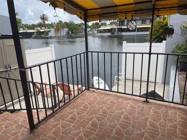 6386 Milk Wagon Ln, Miami Lakes, FL 33014