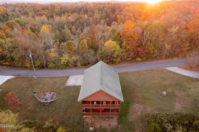 410 Oak Sky Way, Sevierville, TN 37876