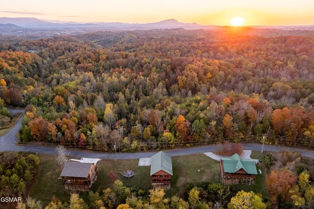 410 Oak Sky Way, Sevierville, TN 37876